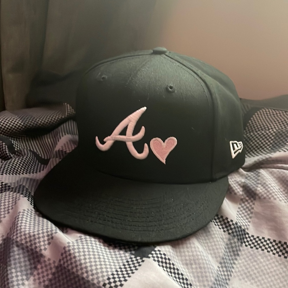 New Era Braves Hat Heart Collection.